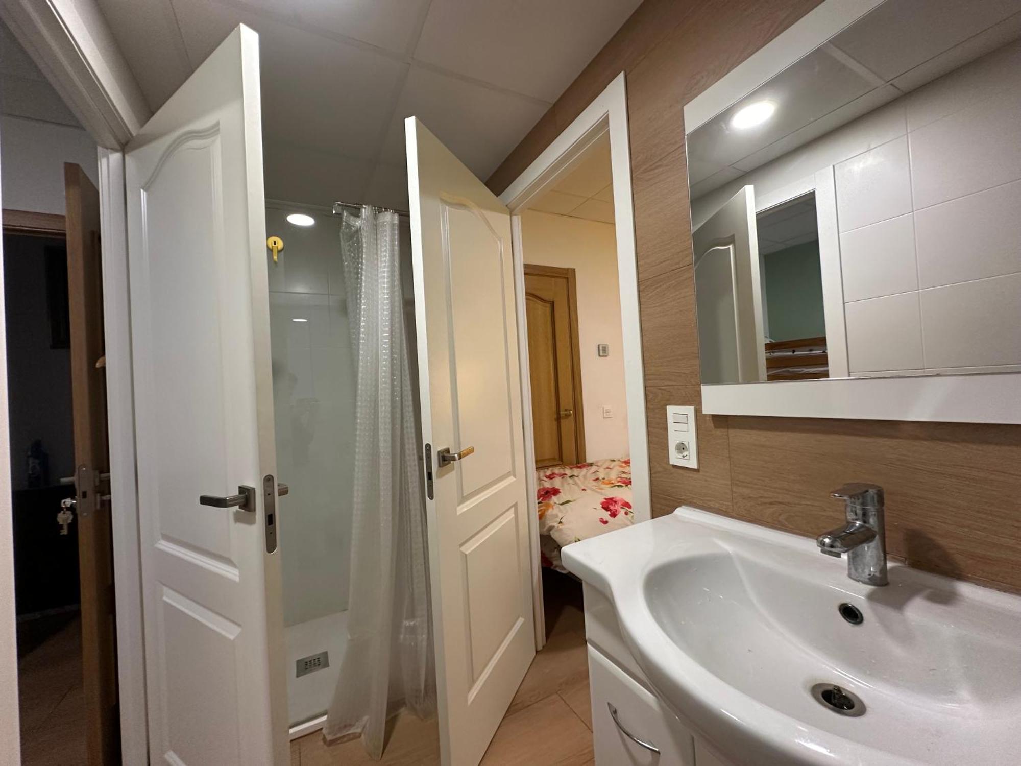 Mirador 2 Del Mercado Central - Habitacion Con Bano Privado En El Centro De La Ciudad Vella Valencia Ngoại thất bức ảnh