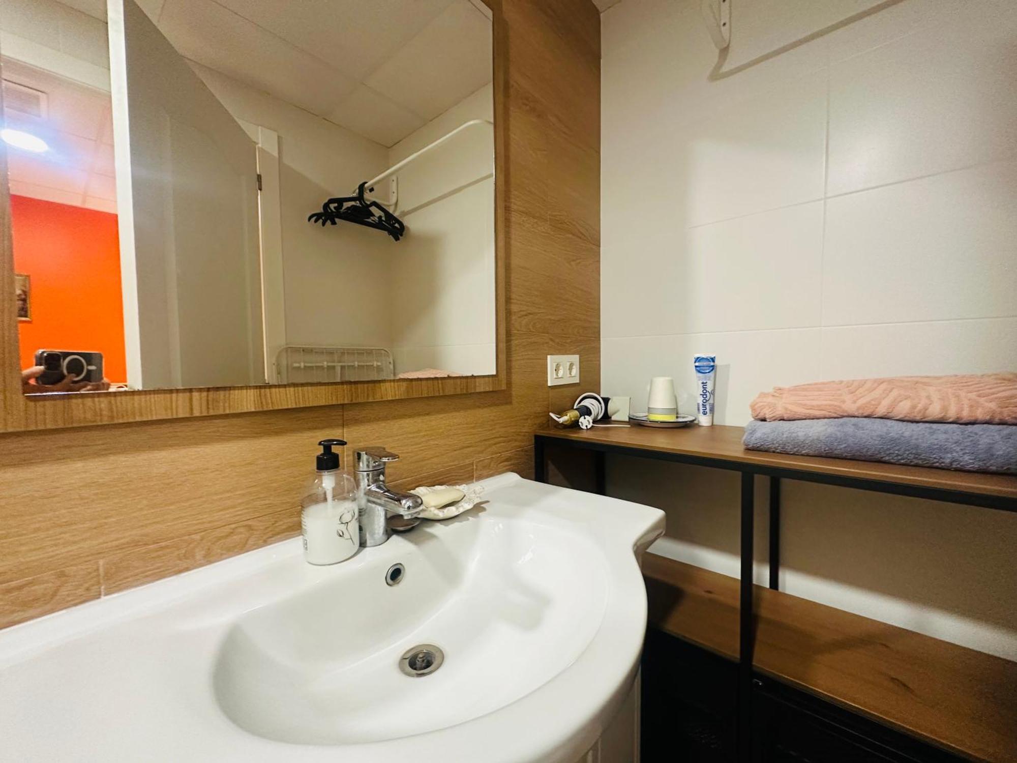 Mirador 2 Del Mercado Central - Habitacion Con Bano Privado En El Centro De La Ciudad Vella Valencia Ngoại thất bức ảnh