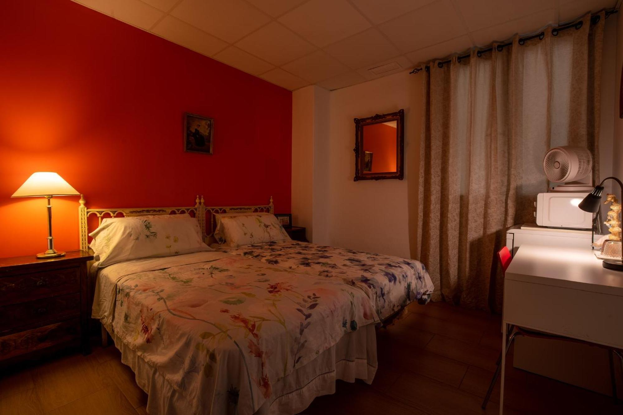 Mirador 2 Del Mercado Central - Habitacion Con Bano Privado En El Centro De La Ciudad Vella Valencia Ngoại thất bức ảnh