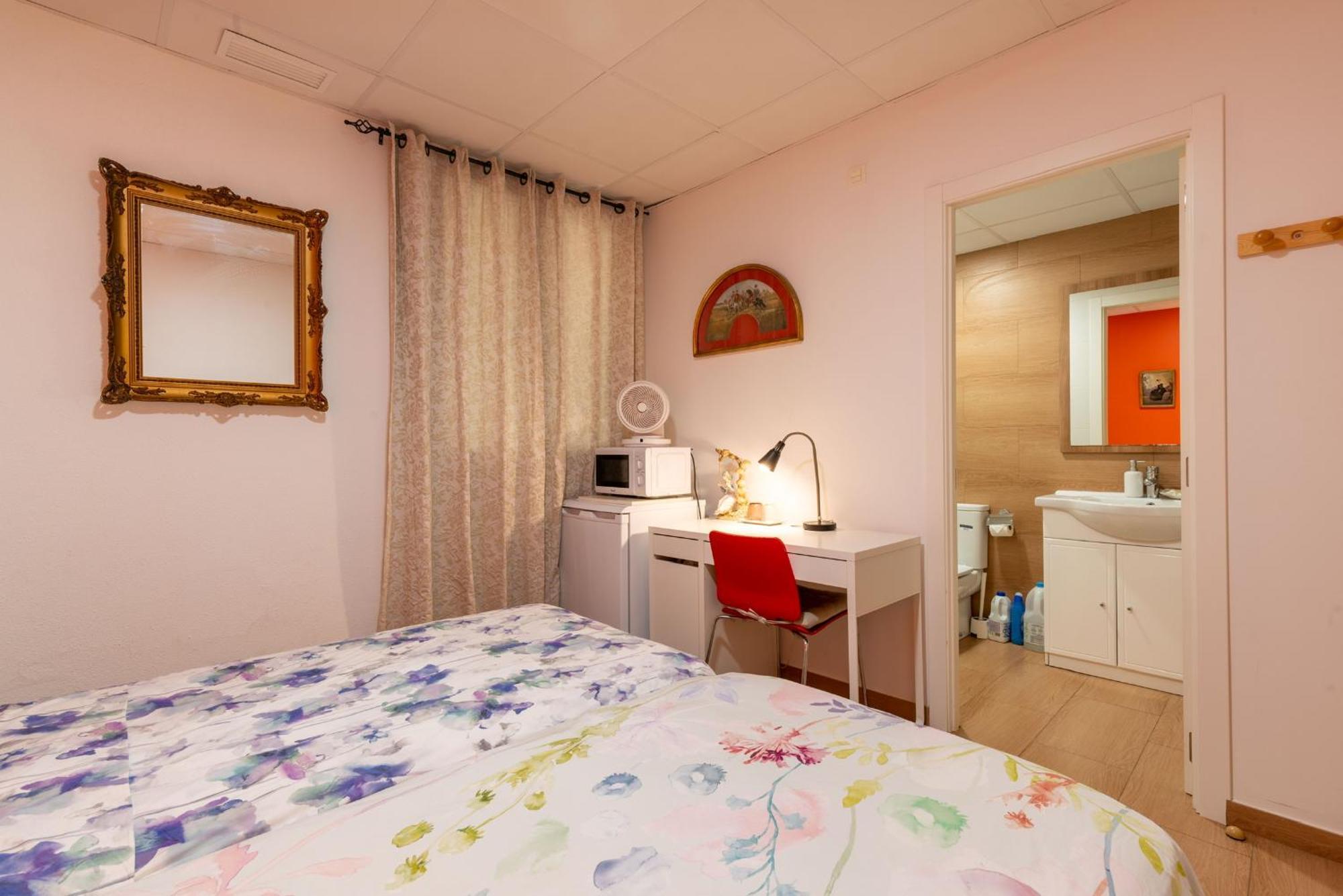 Mirador 2 Del Mercado Central - Habitacion Con Bano Privado En El Centro De La Ciudad Vella Valencia Ngoại thất bức ảnh