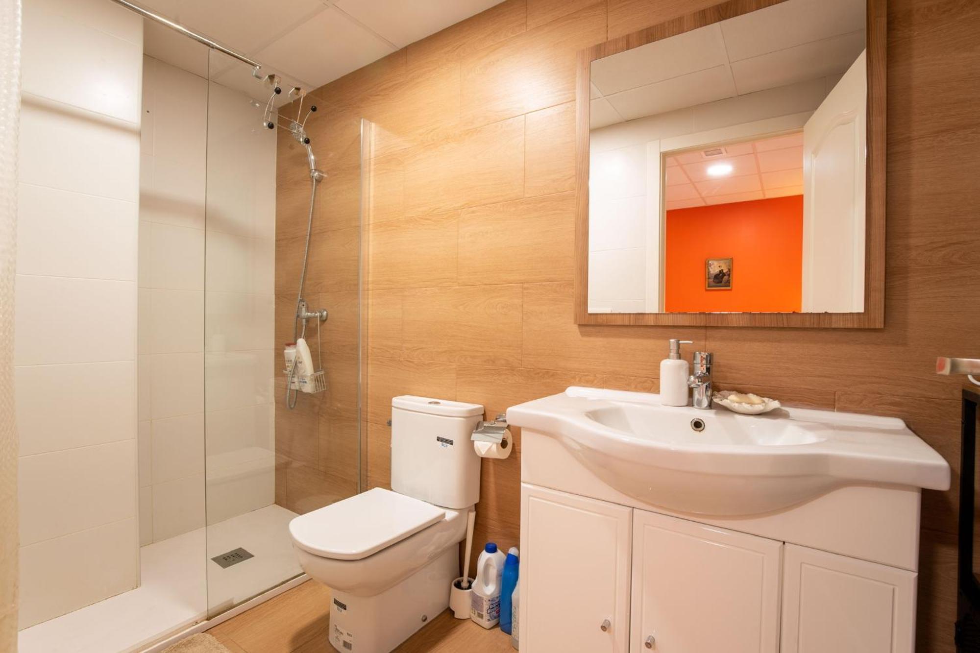 Mirador 2 Del Mercado Central - Habitacion Con Bano Privado En El Centro De La Ciudad Vella Valencia Ngoại thất bức ảnh